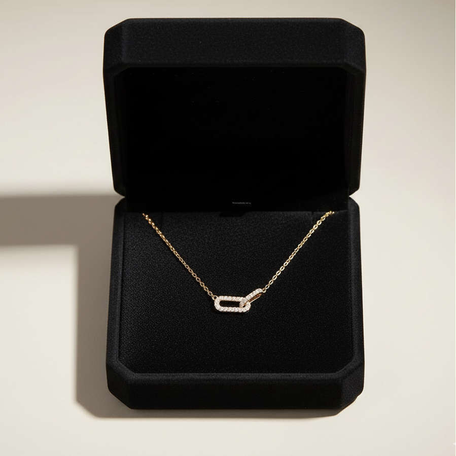 Elegantní Přívěsek s Kovovými Květinami