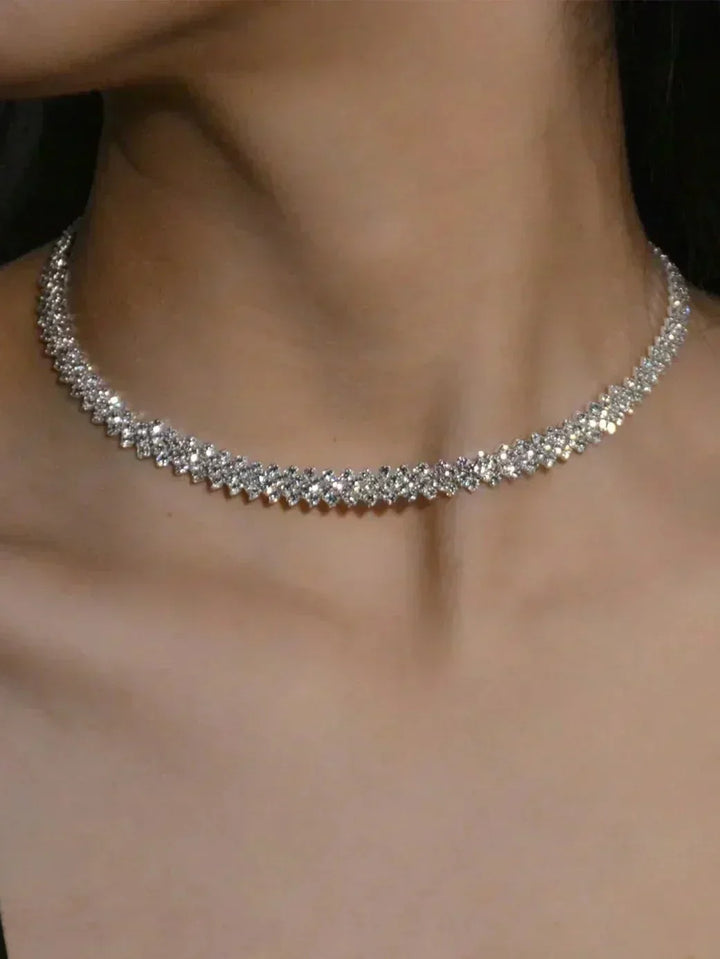Elegantní náhrdelník s kamínky